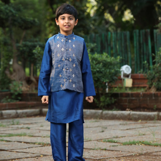 Neel Tara Bandhi set