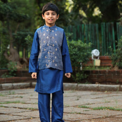 Neel Tara Bandhi set