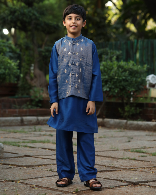 Neel Tara Bandhi set